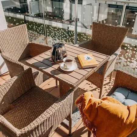 Nadmorskie Tarasy Wave Surfingbird 科沃布热格